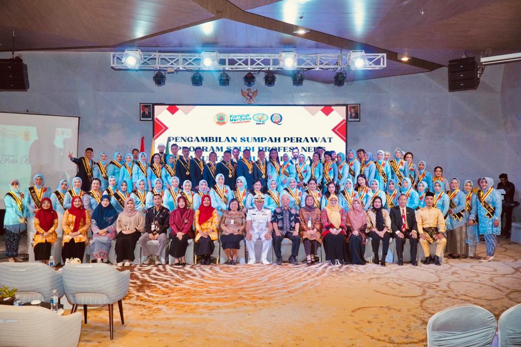 Pengambilan Sumpah Perawat Program Studi Profesi Ners Fakultas Ilmu Kesehatan Universitas Awal Bros Tahun 2023 di Hotel Ibis Styles Batam